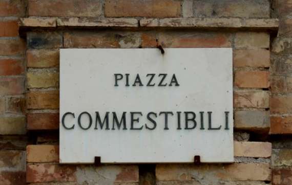 <p>piazzacommestibili</p>